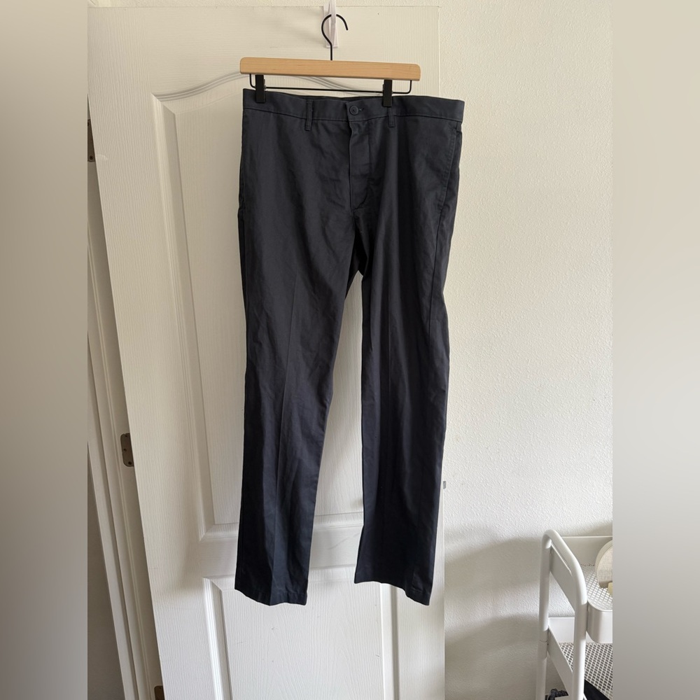 14th & Union Men's Charcoal Chinos